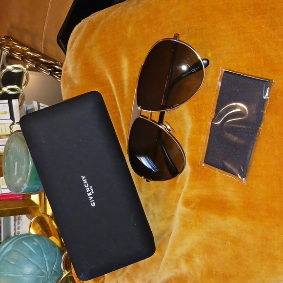 Givenchy Aviator Sunglasses - Picture 1 of 2